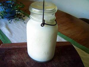 Козье молоко для грудничков: 8 плюсов и 3 главных минуса, 5 правил употребления от врача