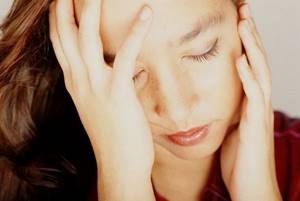 Мигрень перед месячными: причины появления и особенности лечения
