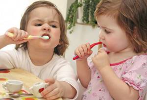 Неприятный запах изо рта у ребенка: 5 вероятных причин и решений проблем