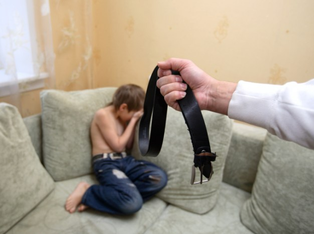 Почему нельзя бить детей: 5 страшных последствий физических наказаний и 5 способов наказывать правильно
