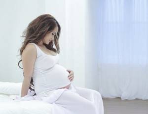 Причины появления мажущих выделений при беременности