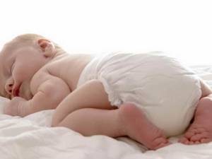 Вазелиновое масло для новорождённых: 7 способов применения от врача-педиатра