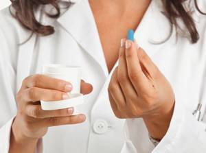Вызов менструаций раньше срока: лекарственные препараты и народные средства