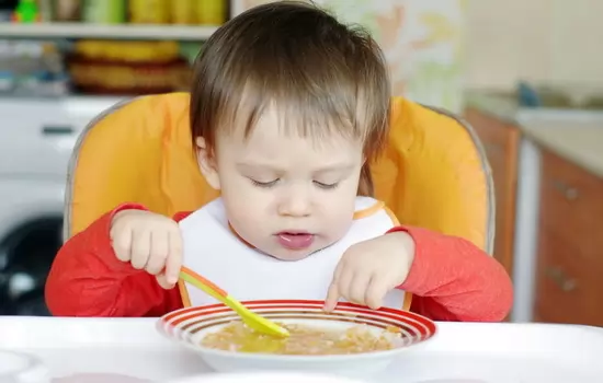 Гороховый суп для детей: 5 плюсов и 2 минуса, с какого возраста давать и как начать прикорм?