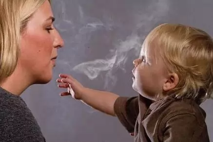 Курение при грудном вскармливании: вред никотина, 4 последствия для ребёнка