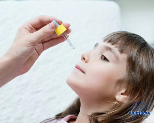 Затяжной насморк у ребёнка: как лечить и 3 правила закапывания капель в нос